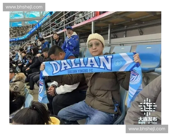 球迷助威风采展现团队力量 激情助力赛场上的每一刻 球迷助威风采展现团队力量 激情助力赛场上的每一刻